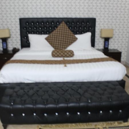 Royal Luxus Guest House 伊斯兰堡 外观 照片