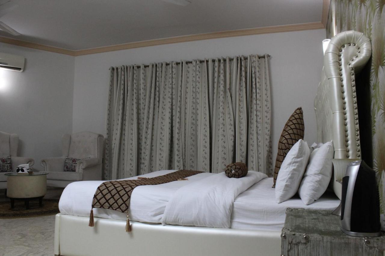 Royal Luxus Guest House 伊斯兰堡 外观 照片