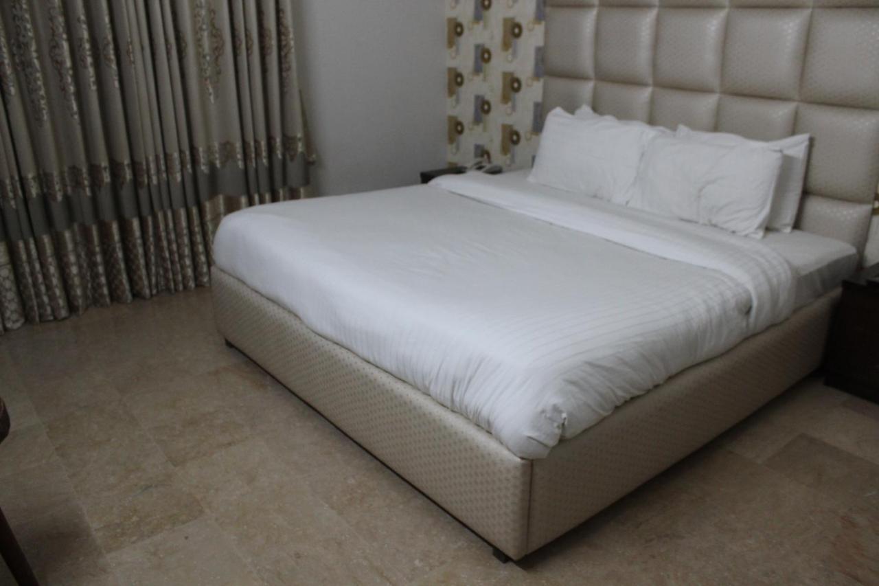 Royal Luxus Guest House 伊斯兰堡 外观 照片
