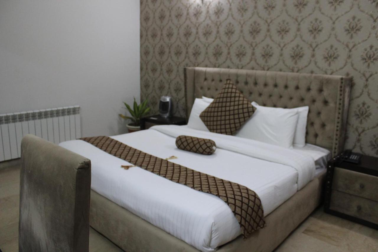 Royal Luxus Guest House 伊斯兰堡 外观 照片