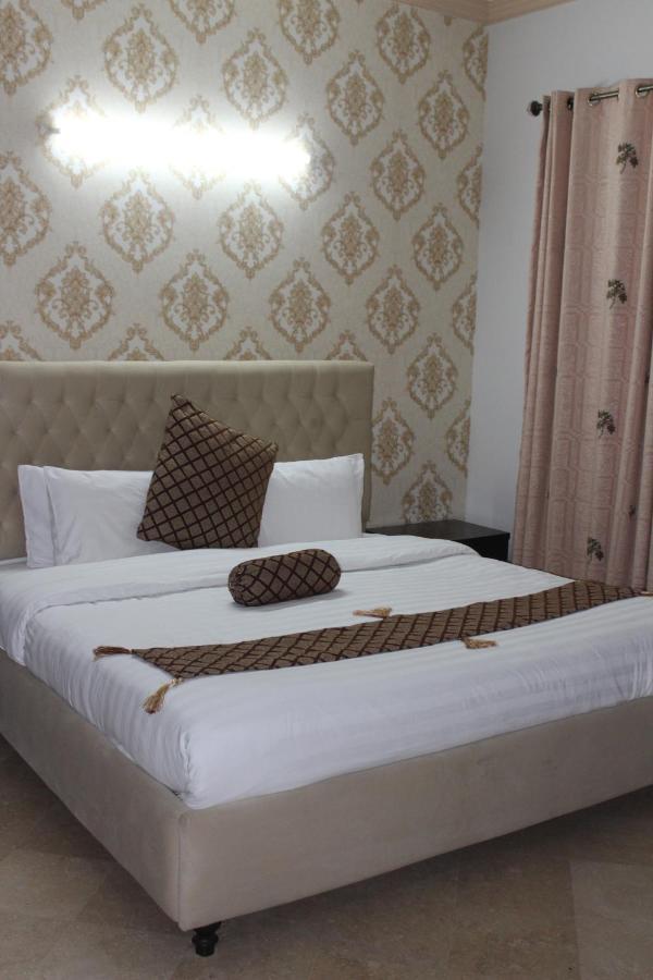 Royal Luxus Guest House 伊斯兰堡 外观 照片