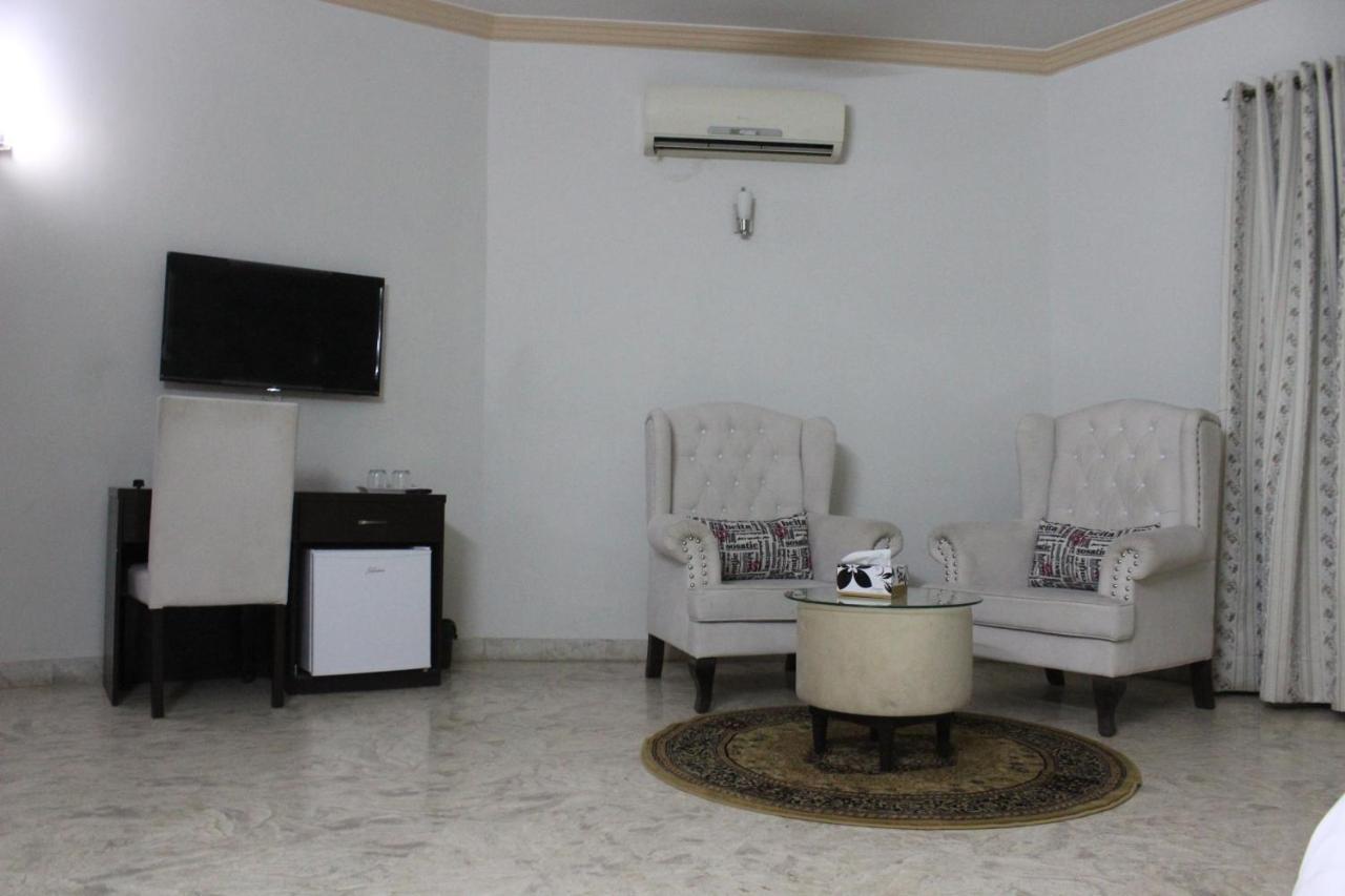 Royal Luxus Guest House 伊斯兰堡 外观 照片