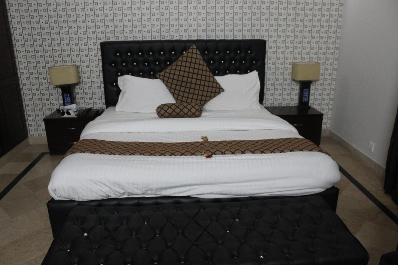 Royal Luxus Guest House 伊斯兰堡 外观 照片