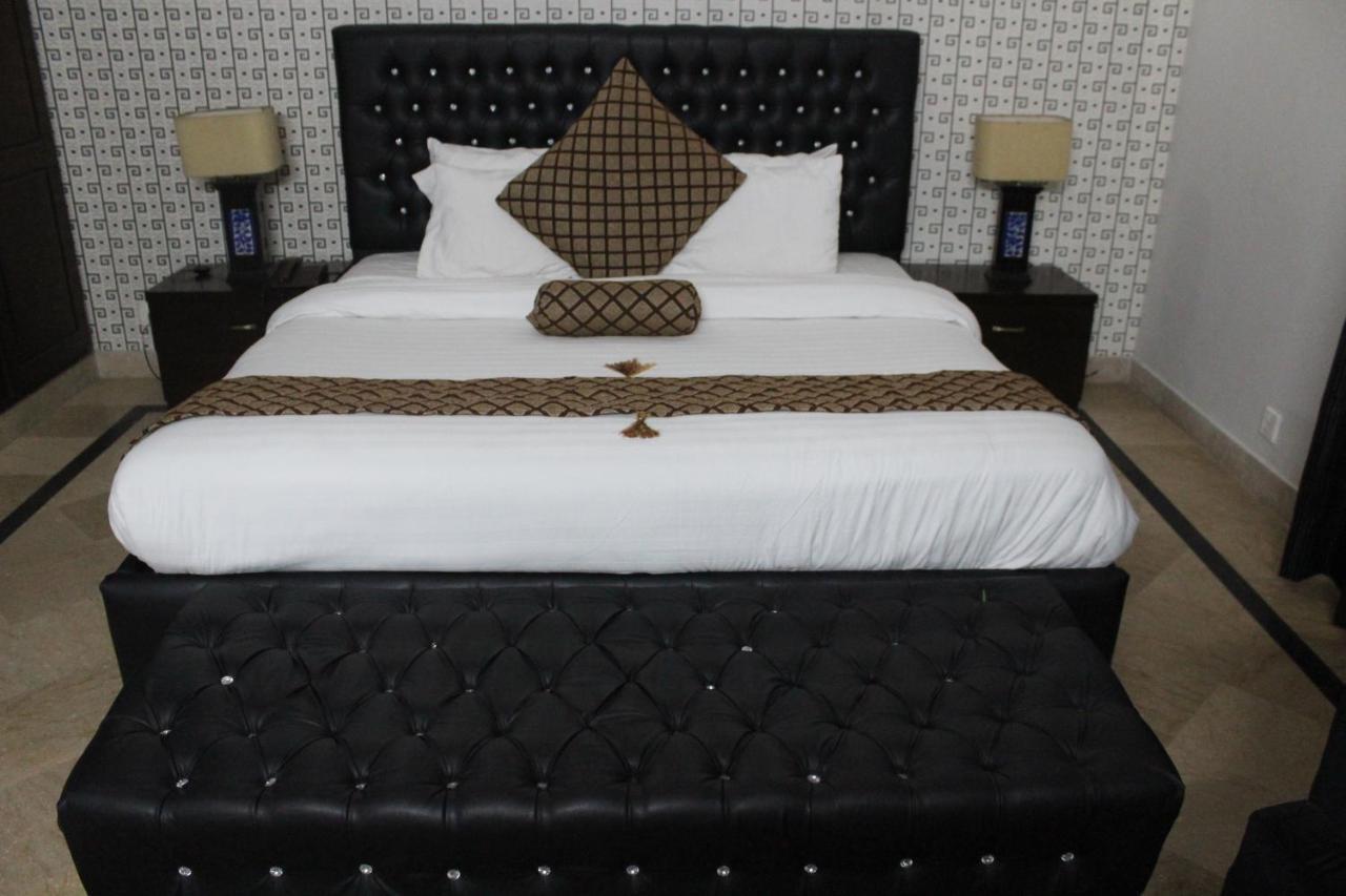 Royal Luxus Guest House 伊斯兰堡 外观 照片