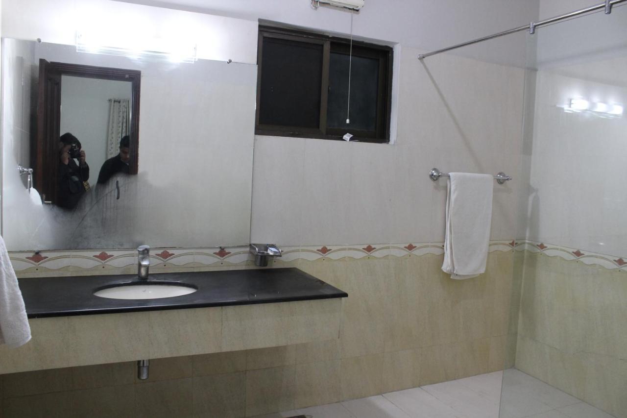 Royal Luxus Guest House 伊斯兰堡 外观 照片