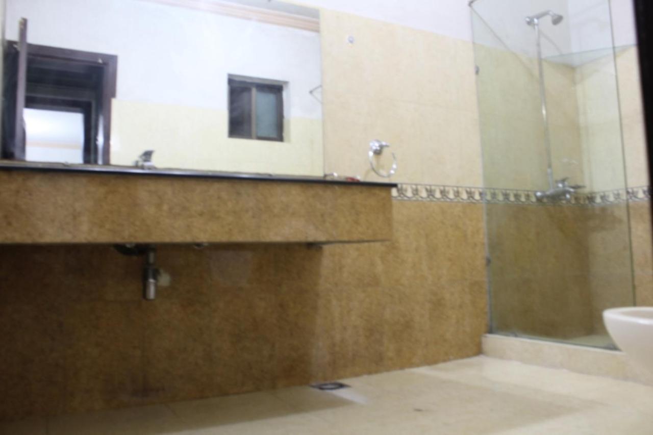 Royal Luxus Guest House 伊斯兰堡 外观 照片