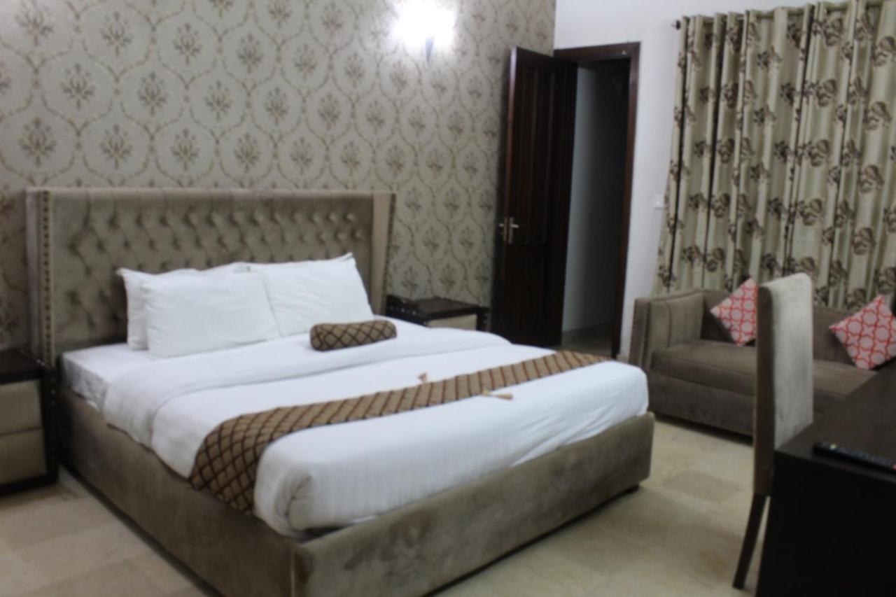 Royal Luxus Guest House 伊斯兰堡 外观 照片