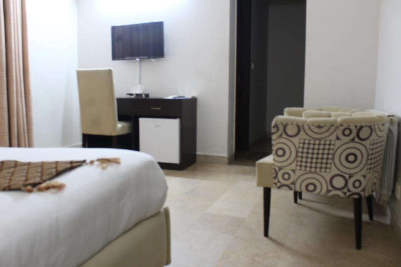 Royal Luxus Guest House 伊斯兰堡 外观 照片